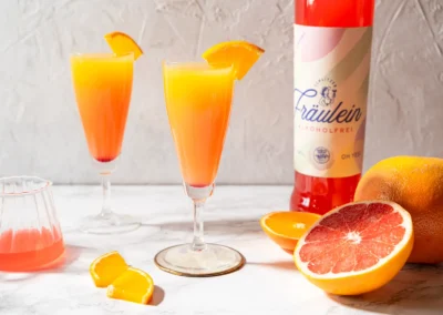 Virgin Fräulein Sunrise: Alkoholfreier Cocktail mit Sekt und Orangensaft